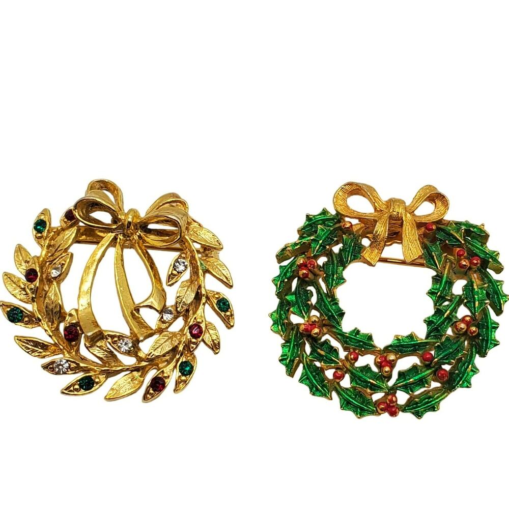 Holiday Wreath Brooch Christmas Pins Rhinestone Enamel Red Green Gold Tone 1970s